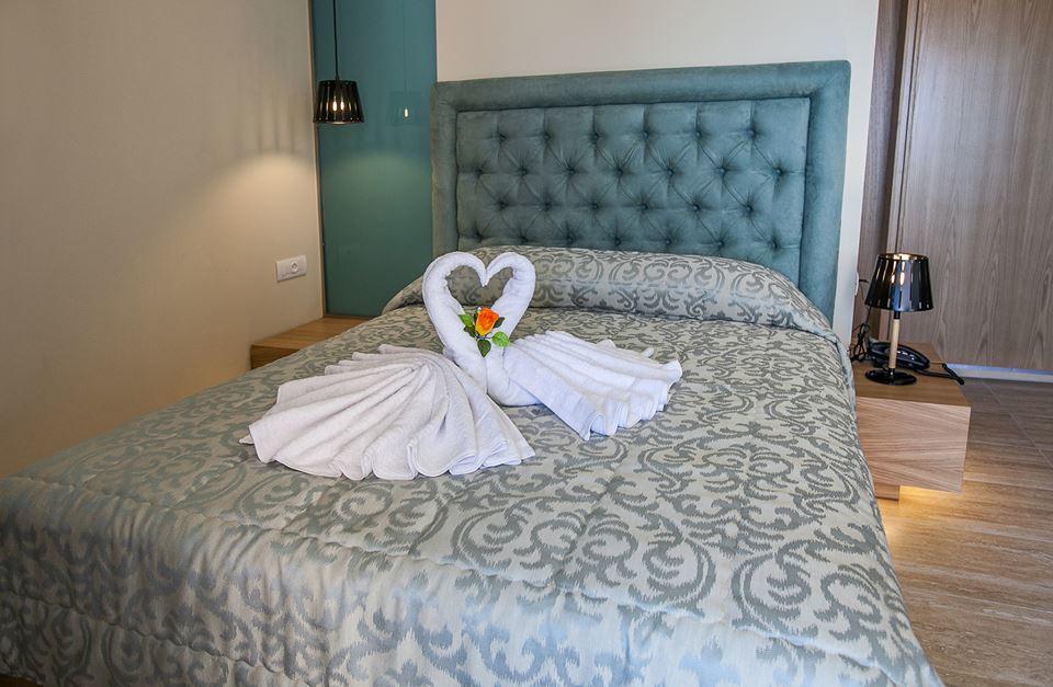 Paradise Lost Hotel-Apartments Tolo Ngoại thất bức ảnh