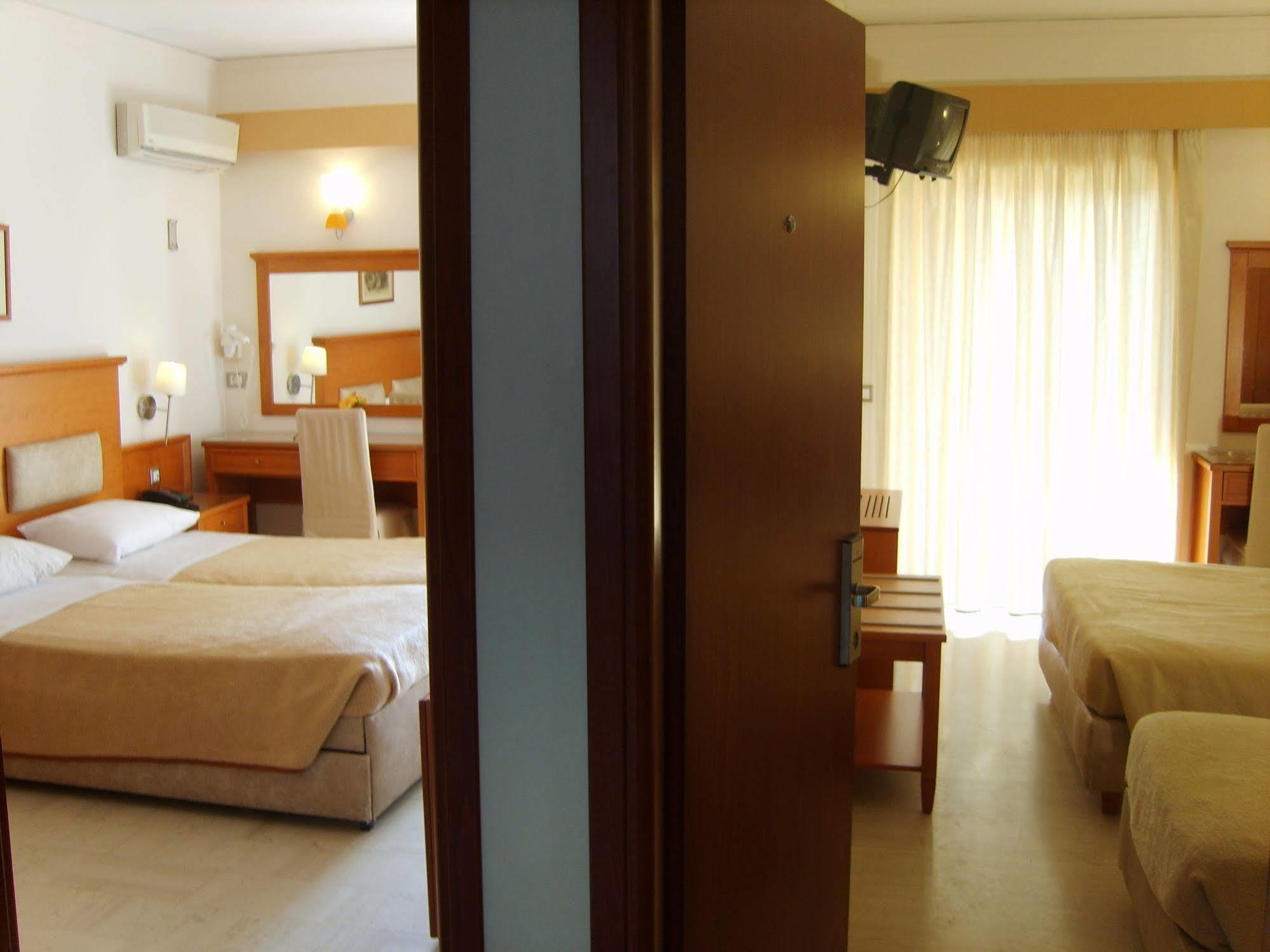Paradise Lost Hotel-Apartments Tolo Ngoại thất bức ảnh